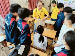 防災宿泊学習【家具固定の大切さ】明峰中学校